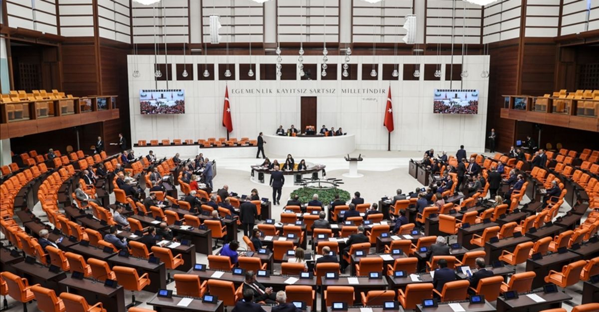 AK Partiden sözleşmeli hamlesi - Gündem - haberler - Dudullu Haber