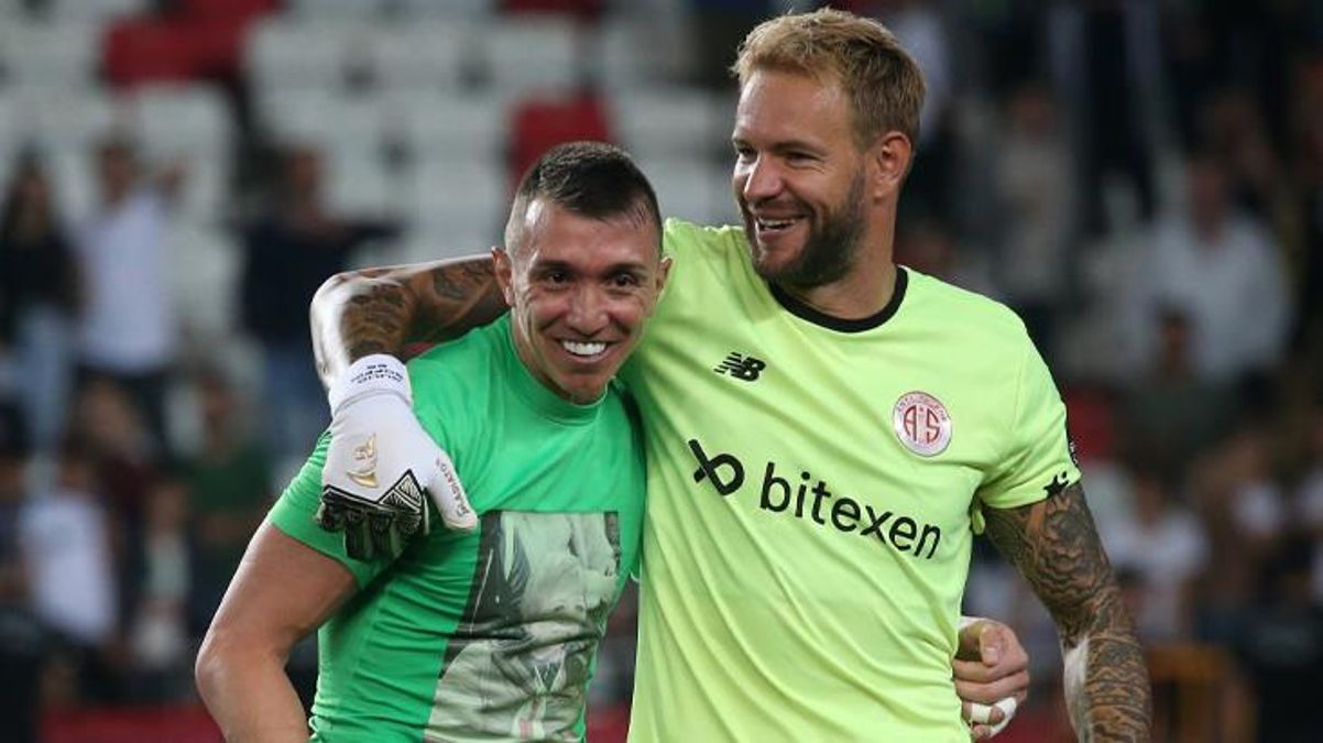 11 sezondur ülkemizde forma giyiyordu Başarılı kaleci Ruud Boffin futbolu bıraktı - Spor - Dudullu Haber