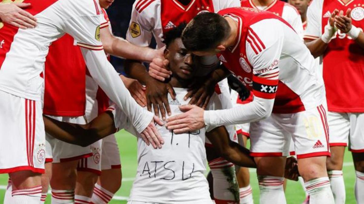 Ajaxın yıldızı Kudus attığı gol sonrası depremde hayatını kaybeden Atsuyu andı - Spor - Dudullu Haber