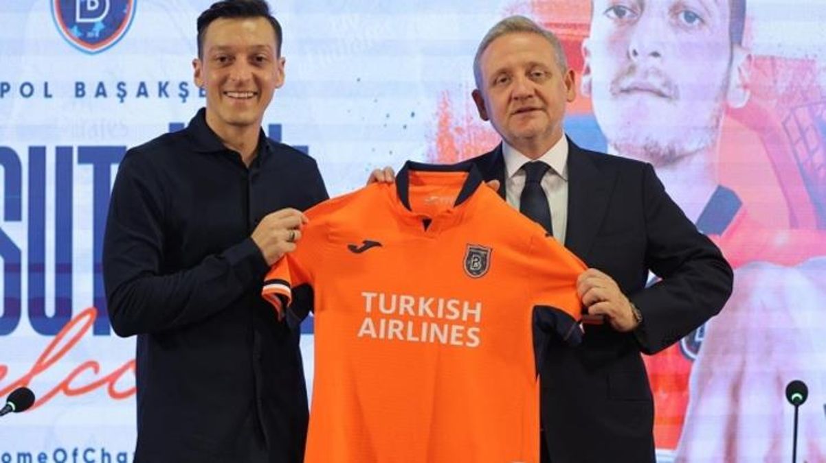 Başakşehirden siyasi sloganlara tepki Farklı amaçlara hizmet edenlerden uzak kalmaya davet ediyoruz - Spor - Dudullu Haber