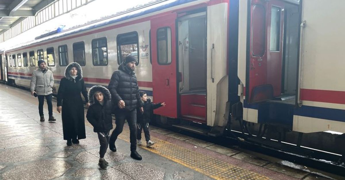 Diyarbakır Elazığ ve Malatyada depremzedeler vagonlarda misafir ediliyor - Gündem - deprem haberleri - Dudullu Haber