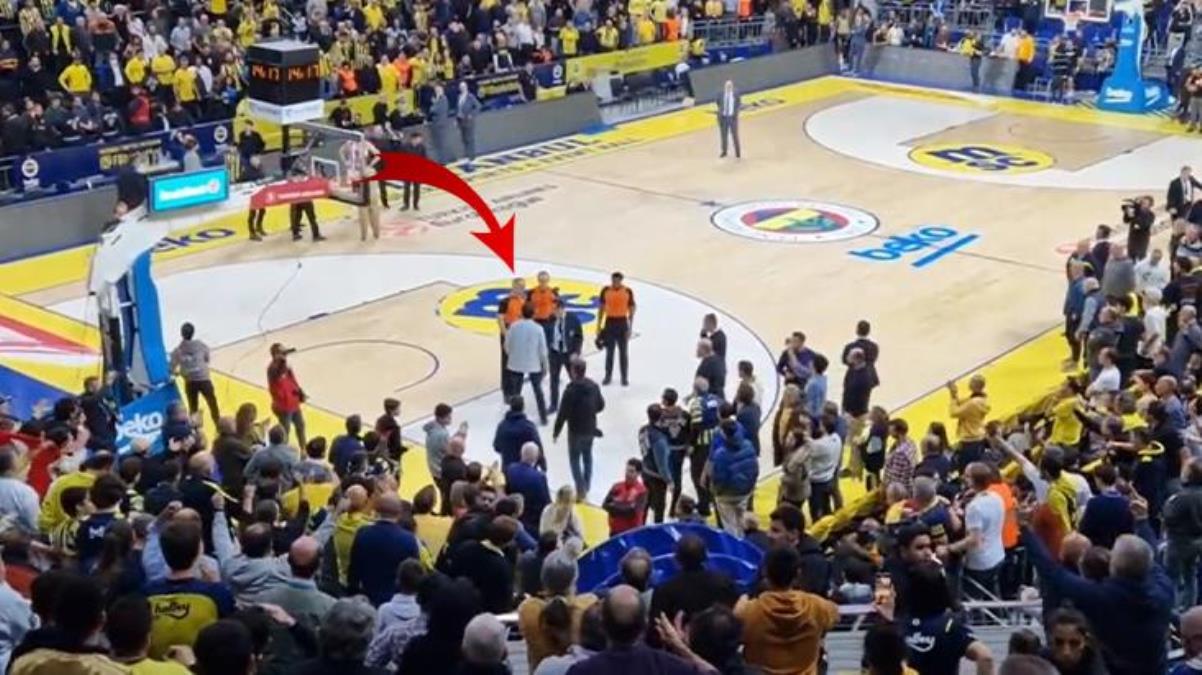 Dünya Fenerbahçe maçında yaşananları konuşuyor Hakemler güvenlikten yardım istedi - Spor - Dudullu Haber