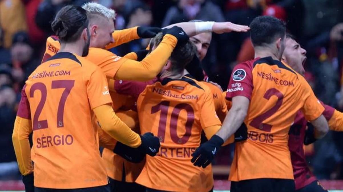 Galatasarayda yeniler kamp kadrosunda Zaniolo ve Adekugbe Antalyaya götürüldü - Spor - Dudullu Haber