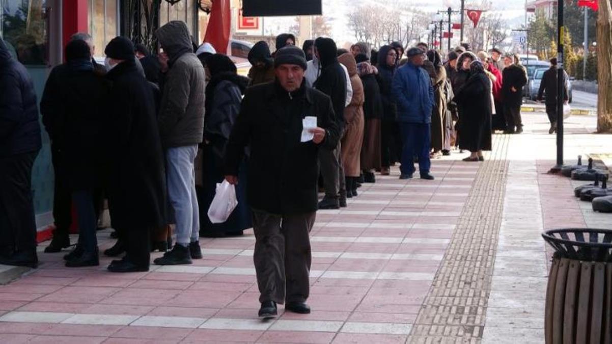 Kuşbaşı 250 yerine 99 liradan satılıyor Et ve Süt Kurumuna vatandaşlardan yoğun ilgi - Ekonomi - Dudullu Haber