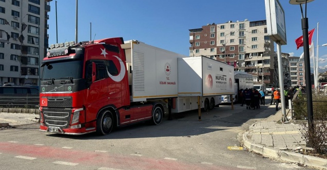 Nüfus Müdürlüğü deprem bölgelerinde kimliğini kaybeden vatandaşlar için hizmet veriyor - Gündem - Dudullu Haber