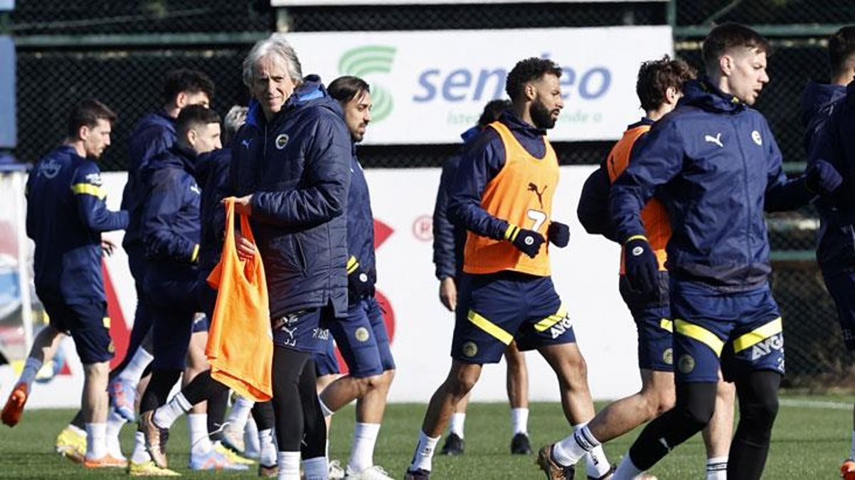 Derbi öncesi Fenerbahçeye müjde Valencia beklenenden erken döndü - Spor - Dudullu Haber