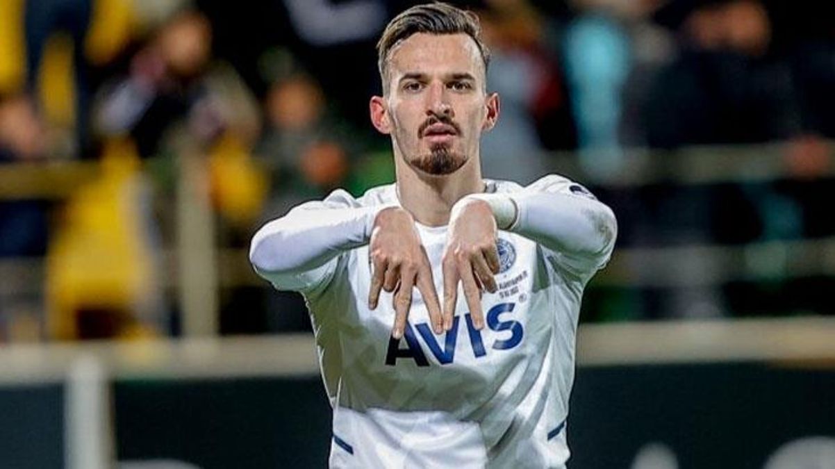 Fenerbahçe belirlediği rakama bin pişman Augsburg Mergim Berishanın satın alma opsiyonunu kullanacak - Spor - Dudullu Haber