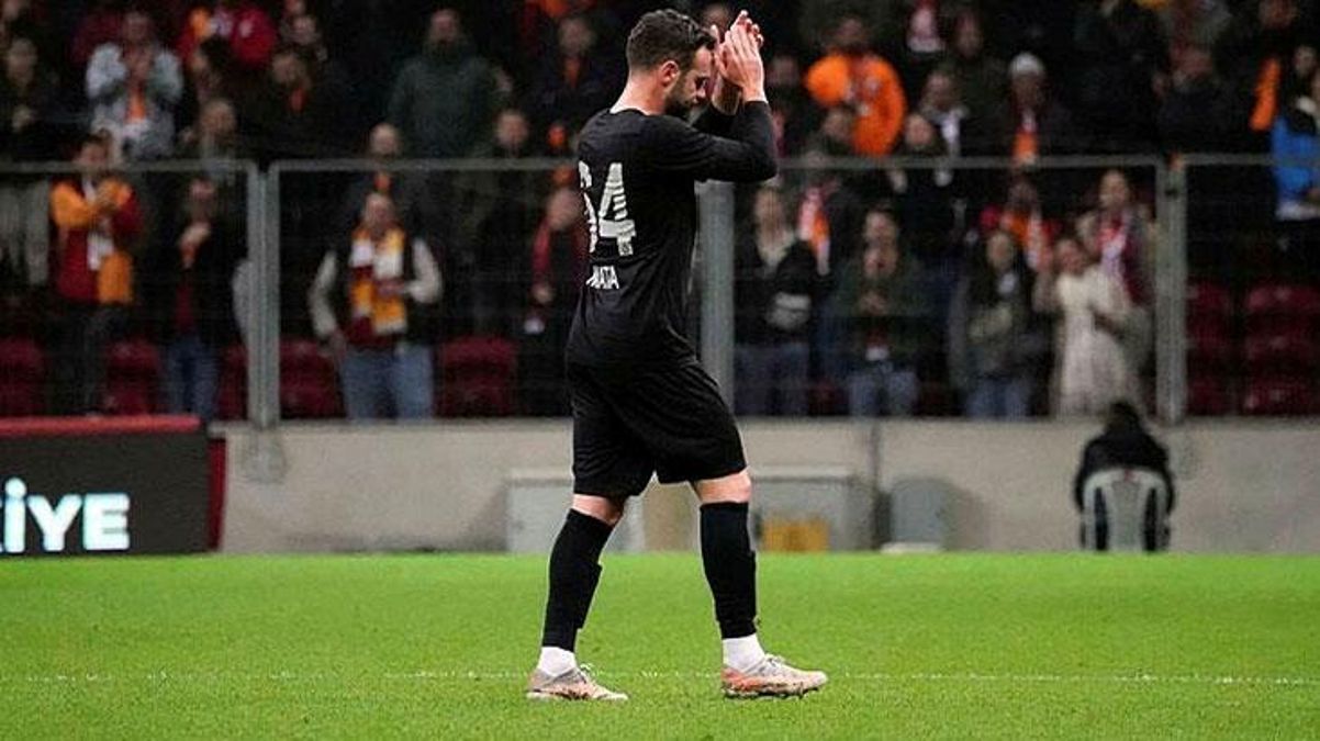Galatasarayın yıldızı Matanın Kasımpaşa maçının başında kenara gelme nedeni ortaya çıktı Belinde ağrılar var - Spor - Dudullu Haber