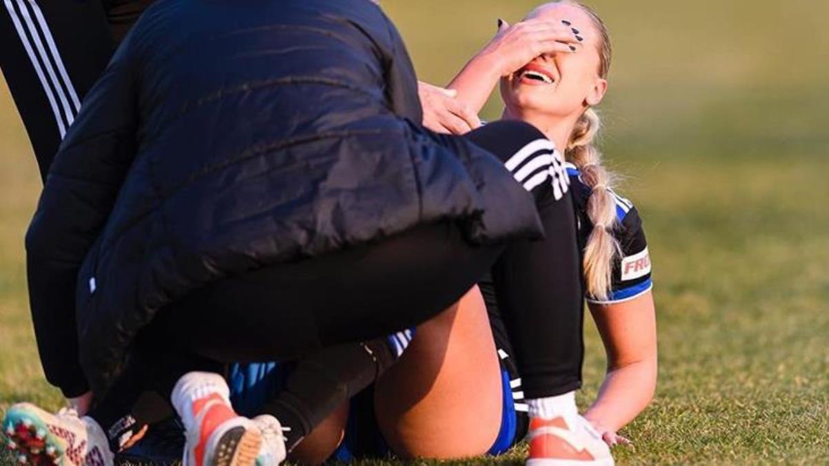Gözyaşları içinde yerde kalmıştı Dünyanın en güzel futbolcusu kötü haberi verdi - Spor - Dudullu Haber