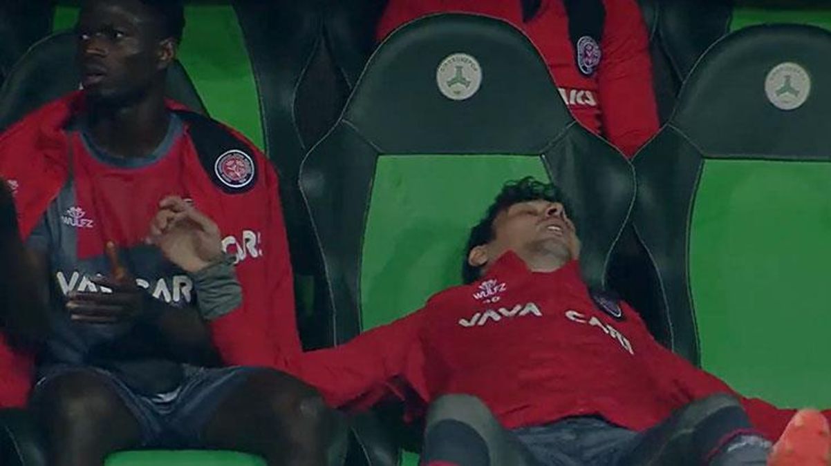 Herkes bayıldığını düşündü Diagnenin frikik vuruşuna takım arkadaşı Salih Dursundan ilginç tepki - Spor - Dudullu Haber