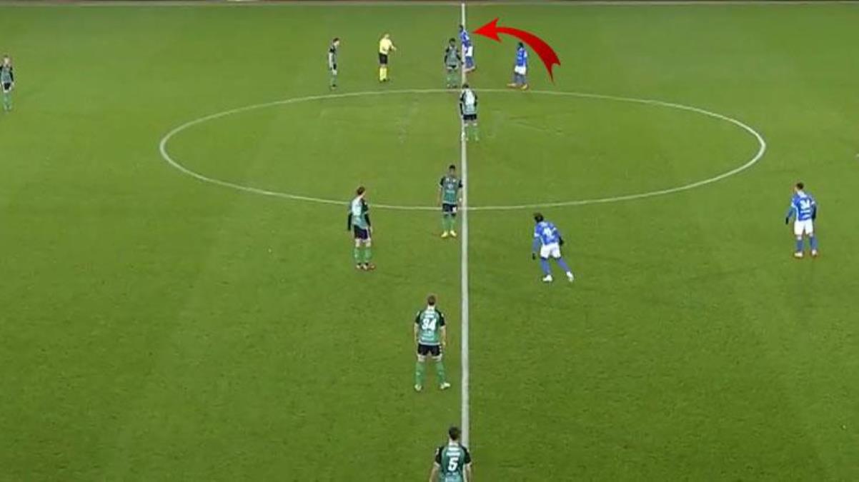 İlk kez mi futbol oynuyorsun Samatta Santra vuruşunda yaşananların benzeri görülmedi - Spor - Dudullu Haber