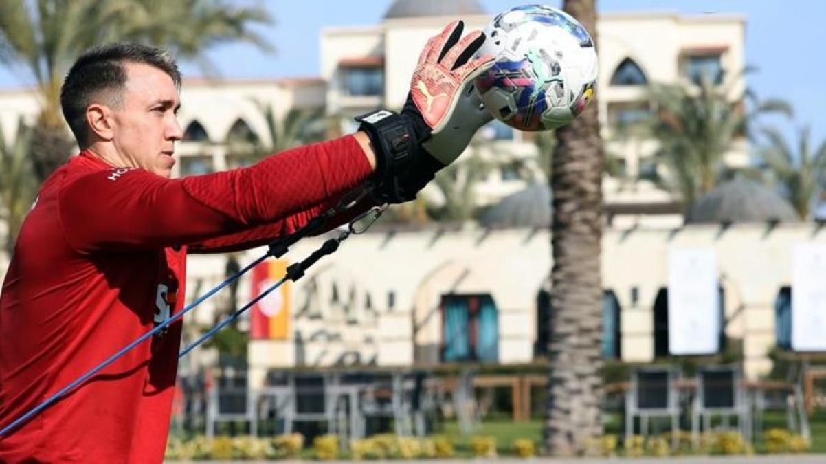 Koltuk değneklerini atan Fernando Muslera Konyaspor maçında eldivenleri geri alıyor - Spor - Dudullu Haber