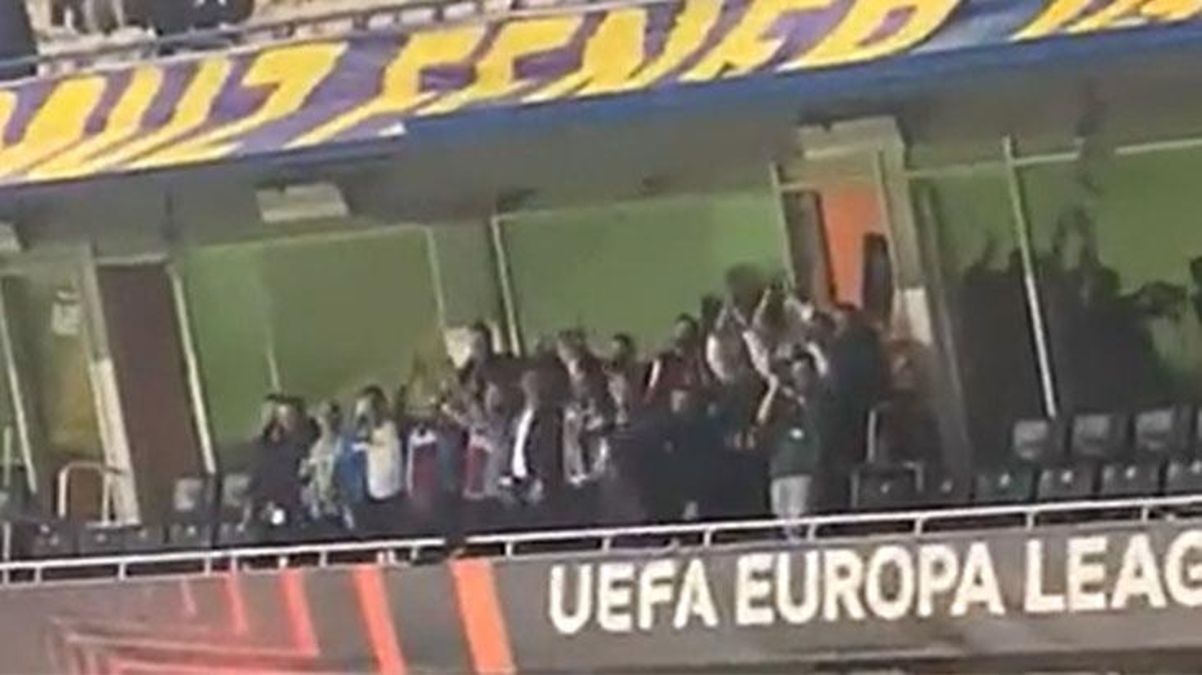 Tarihi görüntüler Trabzonspor taraftarı Fenerbahçeyi desteklemek için Kadıköyde - Spor - Dudullu Haber