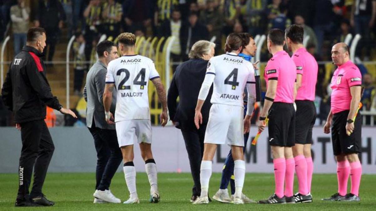 Devre biter bitmez sahaya daldı Yine Jesus yine kart - Spor - Dudullu Haber
