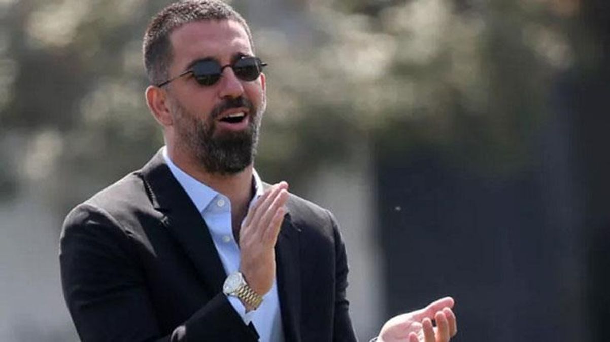 Galatasarayın uçakları yıldızsız dönmüyor Transferi Arda Turan bitirecek - Spor - Dudullu Haber