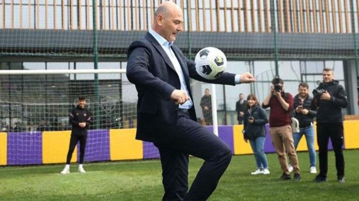 İçişleri Bakanı Süleyman Soylu Eyüpsporu ziyaret etti Futbol topuyla yaptıkları alkış aldı - Spor - Dudullu Haber