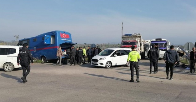 Manisa039da cezaevi nakil aracı tırla çarpıştı 6039sı asker 9 yaralı - Gündem - cezaevi nakil aracı - Dudullu Haber