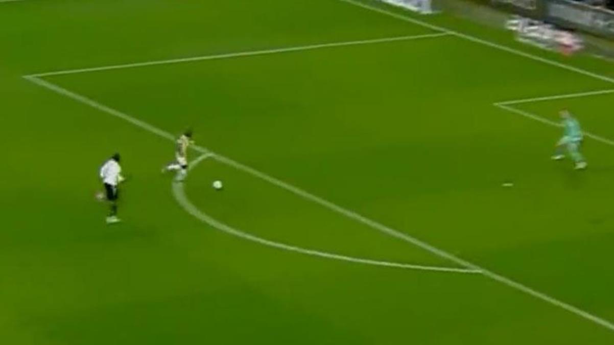 Saç baş yoldurdu Enner Valencianın kaçırdığı golü görenler gözlerine inanamadı - Spor - Dudullu Haber