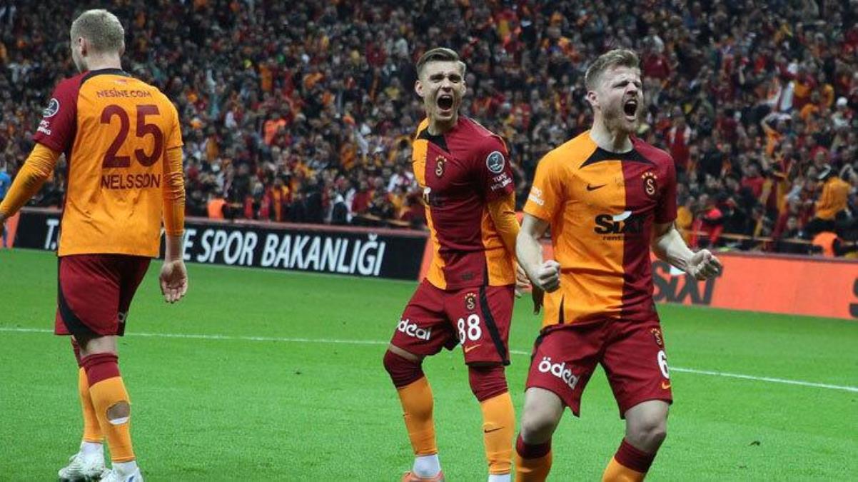 Son Dakika Lider Galatasaray son dakikalarda bulduğu gollerle Adana Demirsporu 2-0lık skorla mağlup etti - Spor - Dudullu Haber