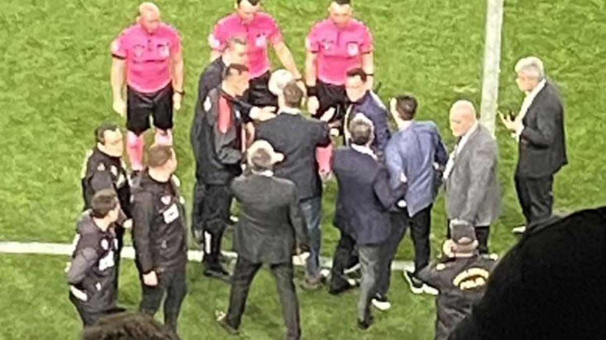 Stat bir anda gerildi Fenerbahçenin üst düzey iki yöneticisi hakemin üzerine yürüdü - Spor - Dudullu Haber