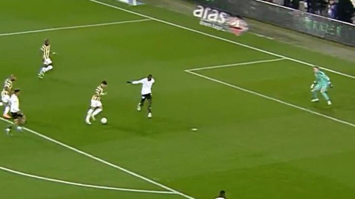 Valencia kendinden geçti Arda Güler net pozisyonu kaçırdı - Spor - Dudullu Haber