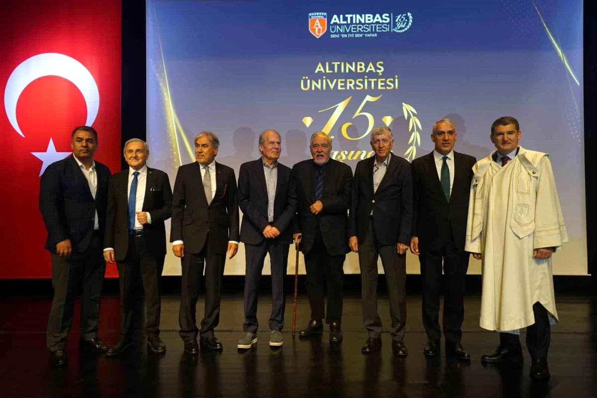 Altınbaş Üniversitesi Cumhuriyet Çınarları ödülleri ile 15 kuruluş yıl dönümünü kutladı - Eğitim - Dudullu Haber