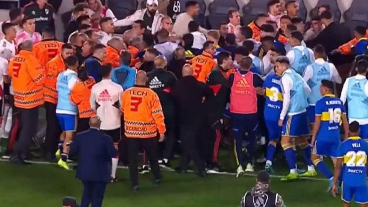 Dünya Arjantinde oynanan tarihi derbiyi konuşuyor River Plate-Boca Juniors maçında savaş çıktı - Spor - Dudullu Haber