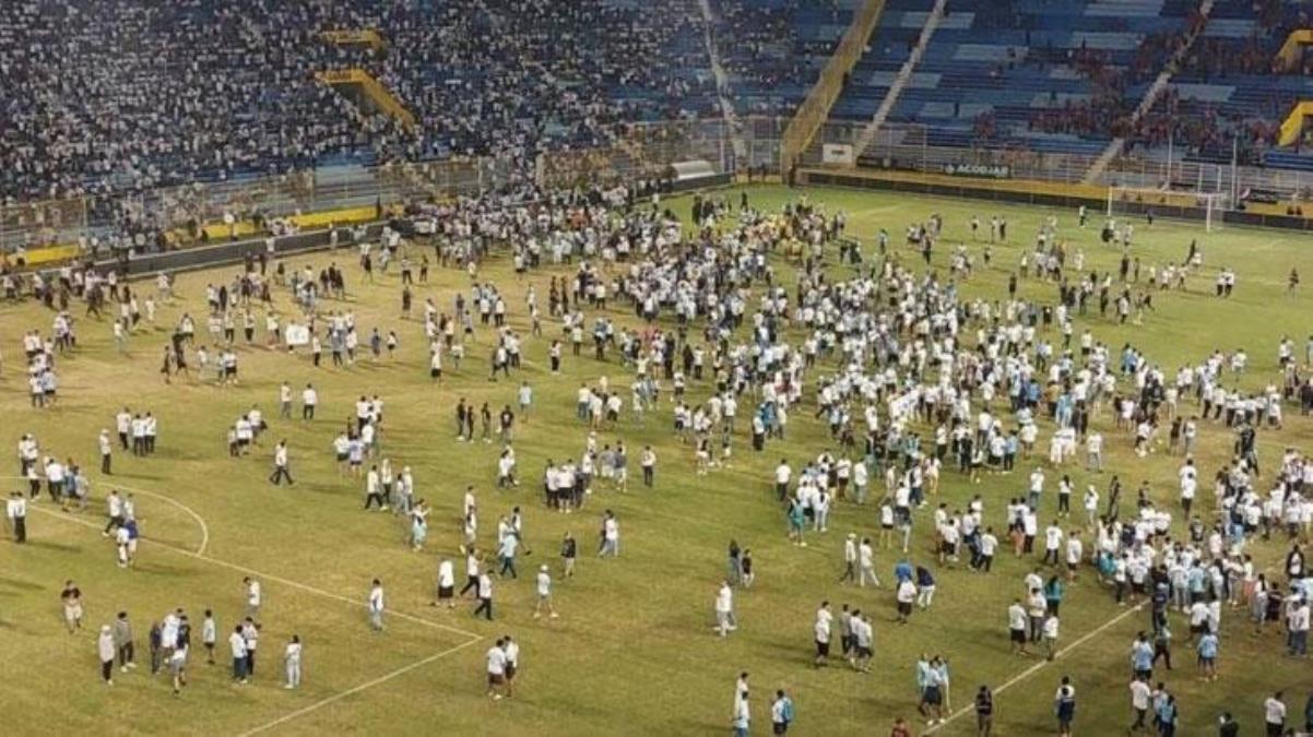 El Salvadordaki futbol maçında sahte bilet izdihama yol açtı 12 kişi hayatını kaybetti - Spor - Dudullu Haber
