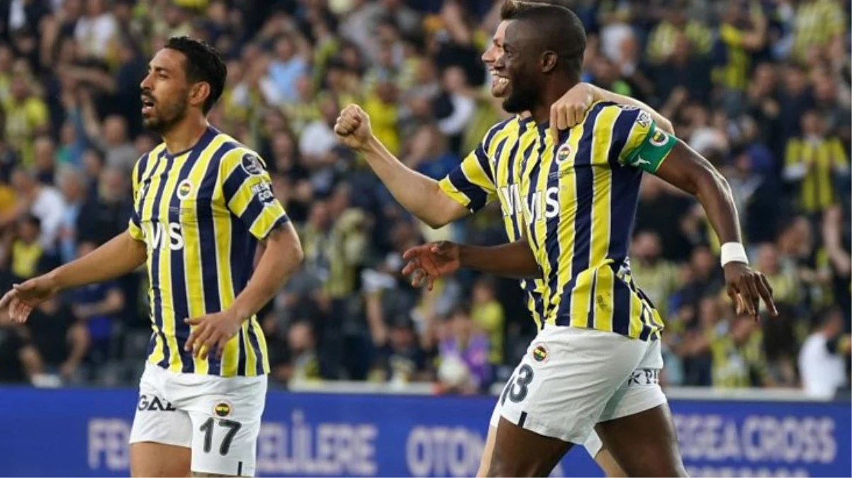 Enner Valencia Alex de Souzayı geçerek Fenerbahçenin bir sezonda en çok gol atan yabancı futbolcusu oldu - Spor - Dudullu Haber