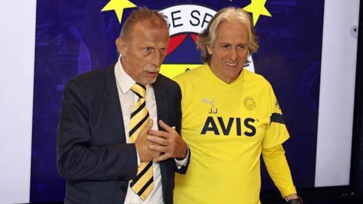 Fenerbahçe antrenmanını ziyaret eden efsane hoca Daumdan takıma şampiyonluk konuşması - Spor - Dudullu Haber