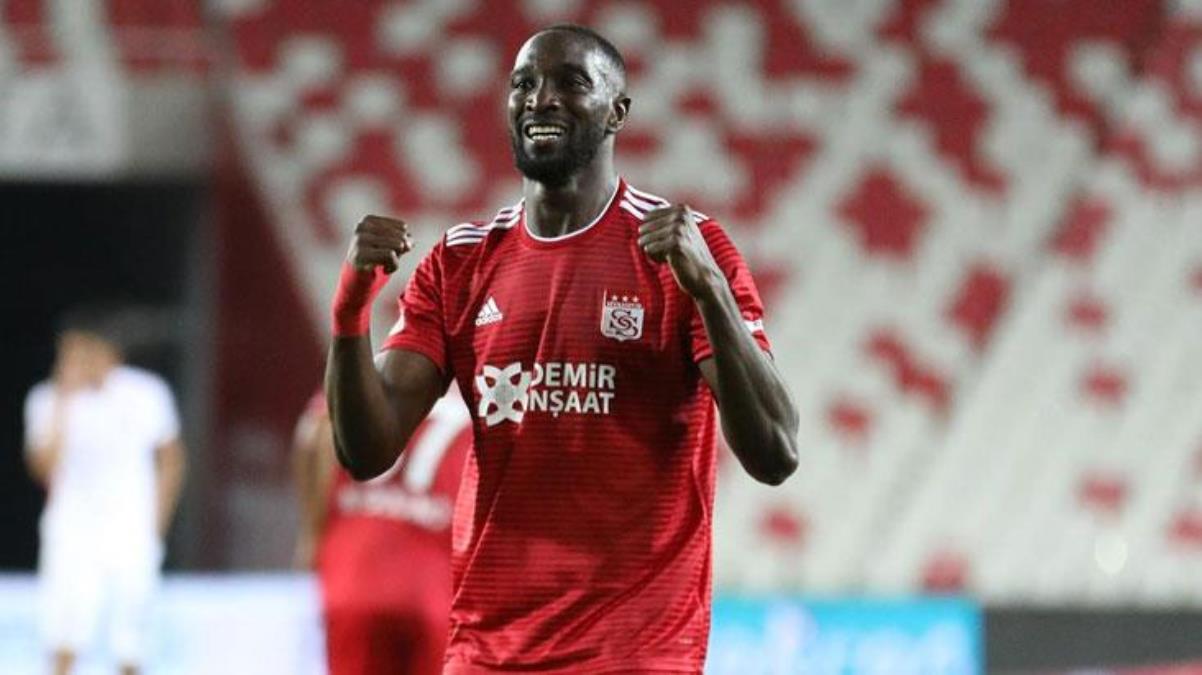 Ne yapıyorsun Yatabare Maçı bırakıp rakibine tokat attı - Spor - Dudullu Haber