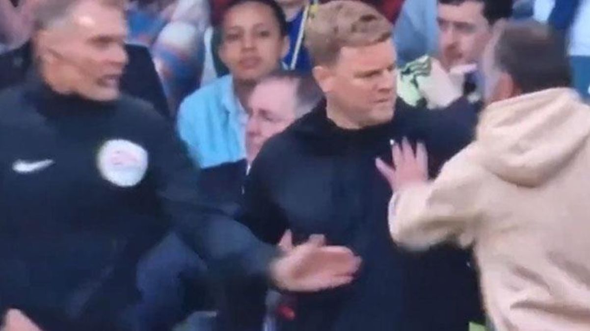Premier Ligde skandal olay Leeds United taraftarı ömür boyu stada giremeyecek - Spor - Dudullu Haber
