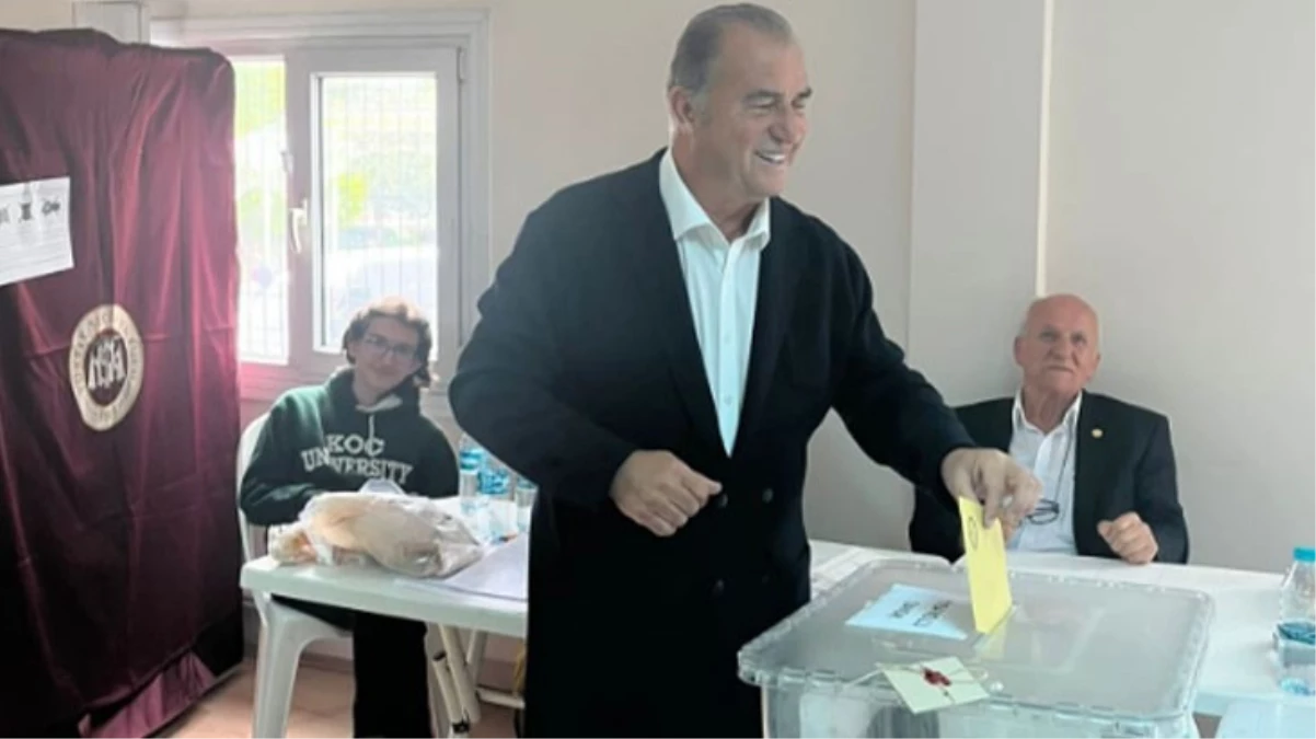Türk futbolunun efsanesi Fatih Terim oy kullandı sosyal medya yıkıldı - Spor - Dudullu Haber