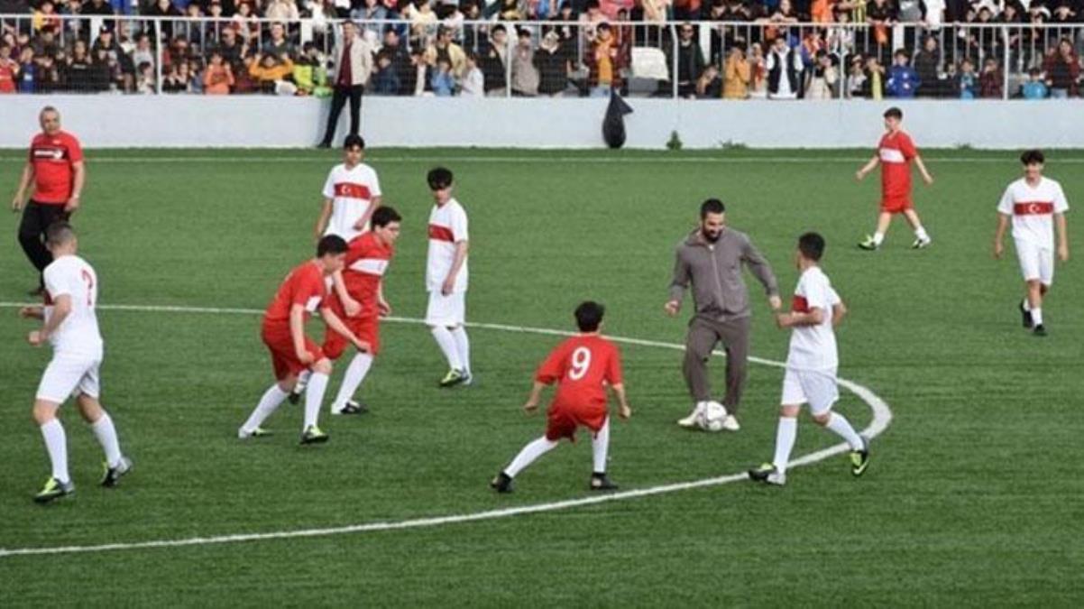 Yükselen Anadolu sahaya çıkıyor Futbol dünyasının yıldızları afetzede çocuklarla aynı formayı giyecek - Spor - Dudullu Haber