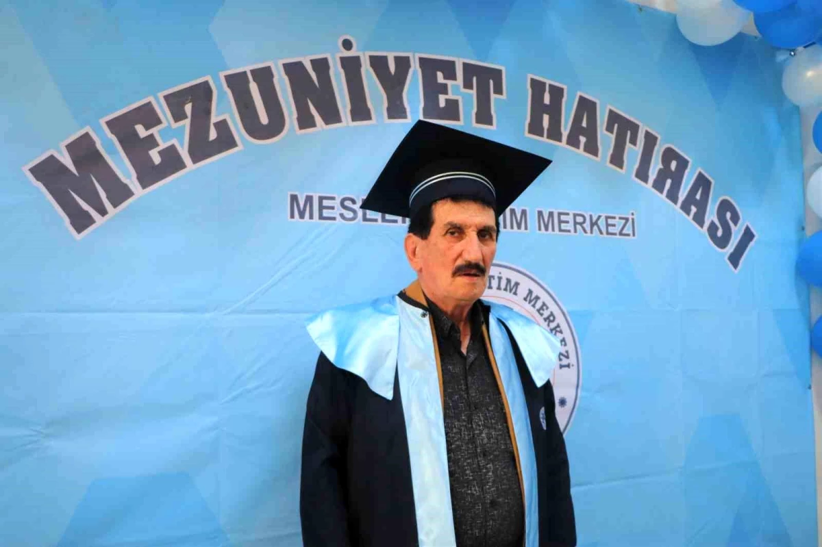 72 yaşındaki emekli komiser lise diploması aldı - Eğitim - Dudullu Haber