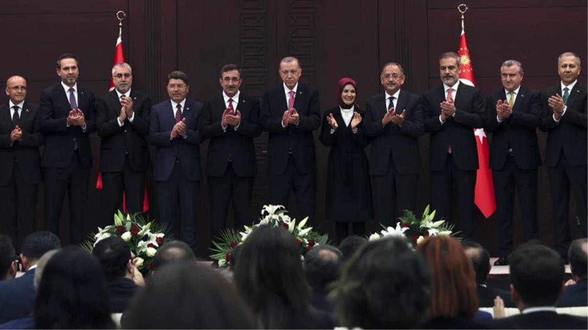 Erdoğanın açıkladığı yeni Kabine dünya basınında Mehmet Şimşek için övgü dolu ifadeler kullandılar - Ekonomi - Dudullu Haber