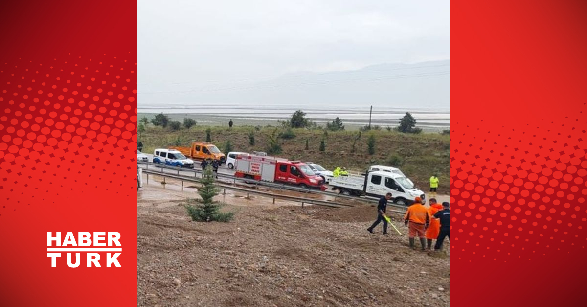 Heyelanda iki araç toprak altında kaldı 1 ölü 1 yaralı - Gündem - afyonkarahisar - Dudullu Haber