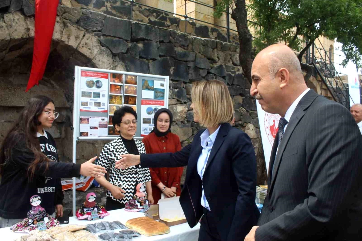 Nevşehirde 18 Bin Öğrenci Kentimizi-Kendimizi Tanıyoruz Projesi Kapsamında Kapadokyayı Gezdi - Eğitim - Dudullu Haber