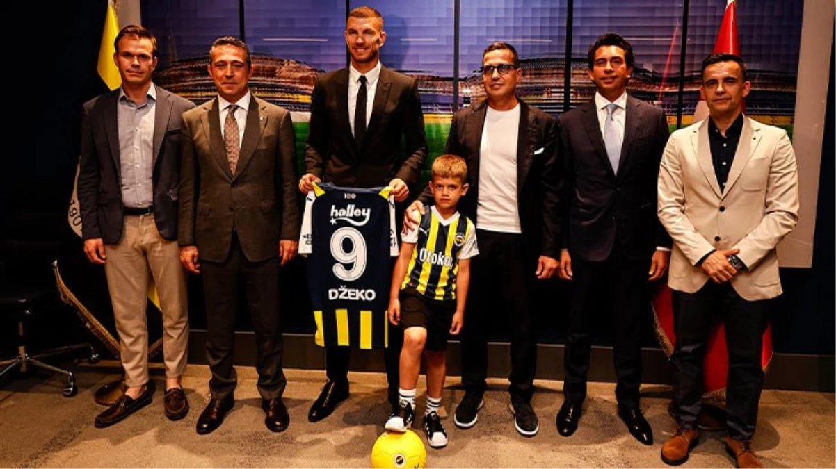 Son Dakika Fenerbahçe dünyaca ünlü golcü Edin Dzeko ile 2 yıllık sözleşme imzaladı - Spor - Dudullu Haber