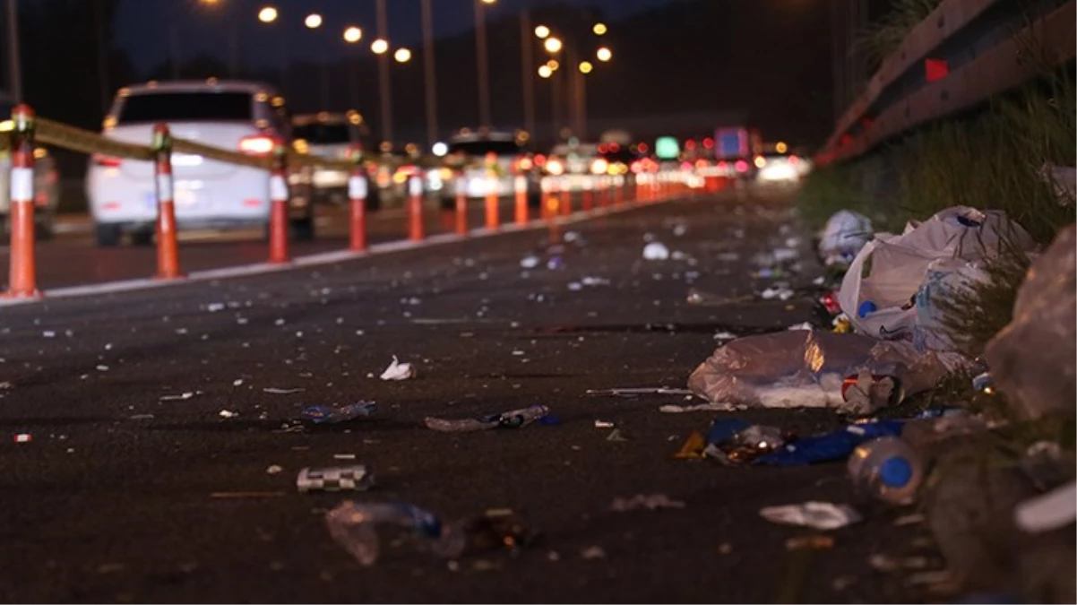 Tatilcilerin trafik yoğunluğu 2 gün sonra azaldı geriye yollarda çöp manzaraları kaldı - Ekonomi - Dudullu Haber