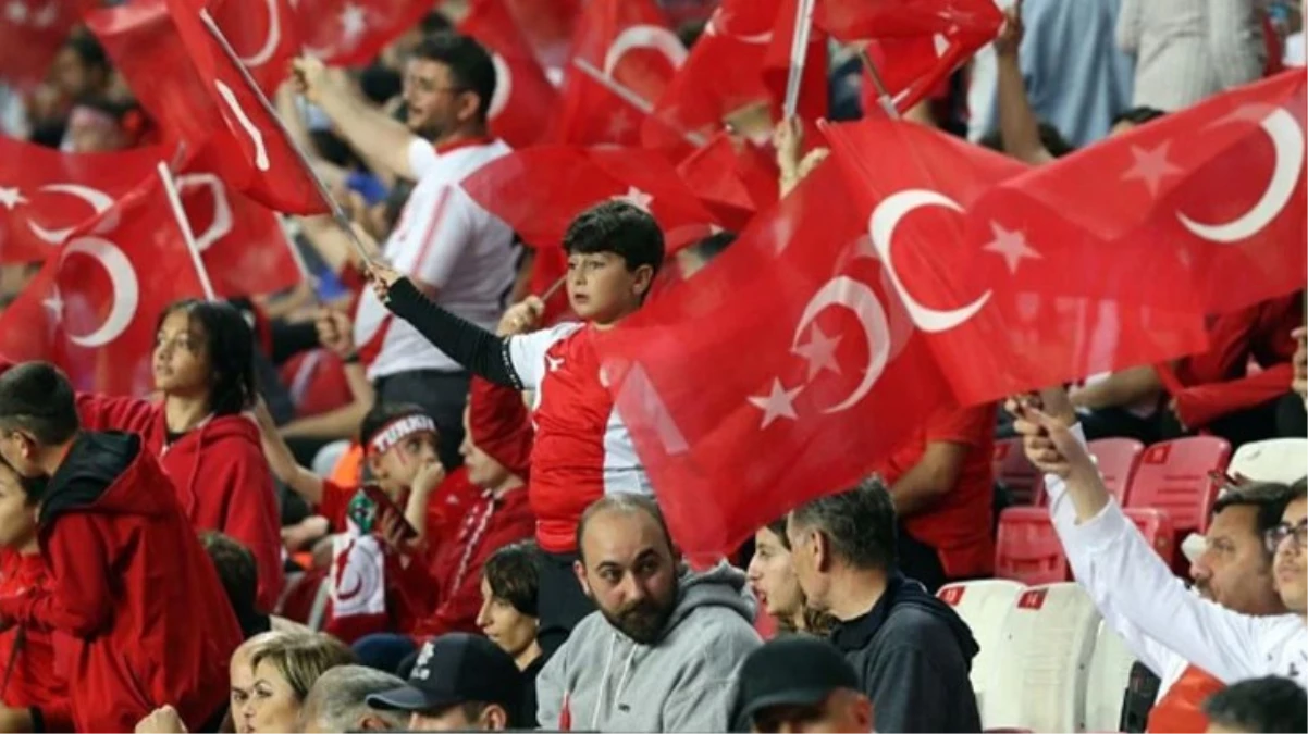 Tüyler diken diken Türkiye-Galler maçında görsel şölen - Spor - Dudullu Haber