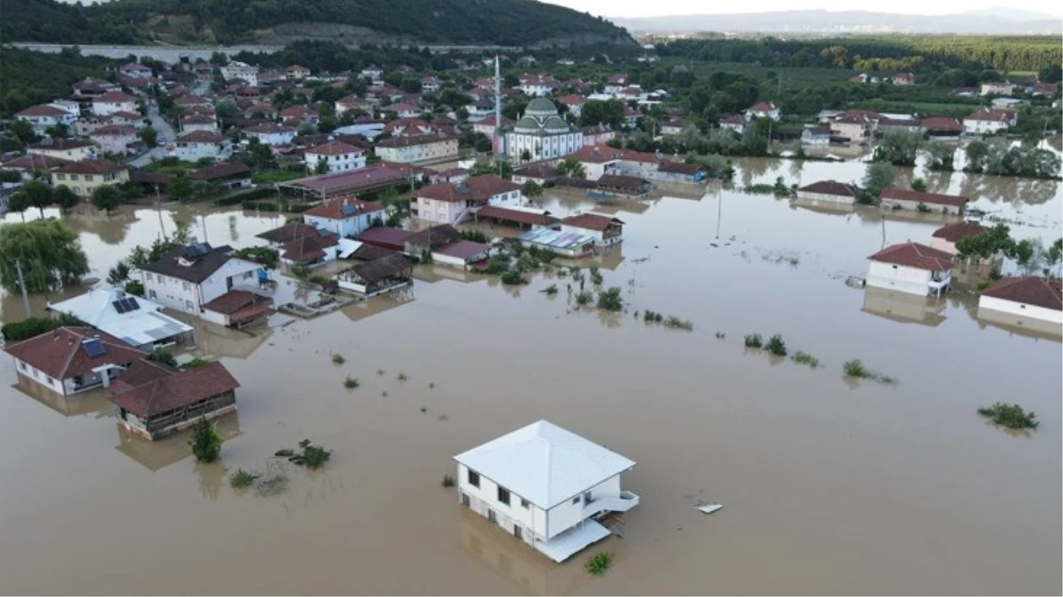 Karadenizde sel felaketinden etkilenen işverenler ve sigortalılar için prim ödemeleri ertelendi - Ekonomi - Dudullu Haber