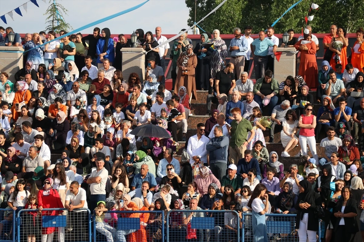 Niğde Ömer Halisdemir Üniversitesi Mezuniyet Töreni - Eğitim - Dudullu Haber