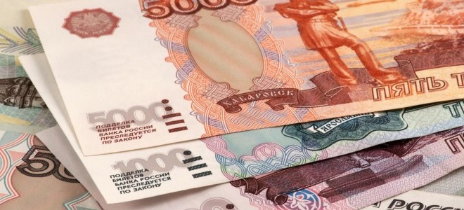 rus rublesinde wagner krizinin etkisi 15 ayin en dusuk seviyesi goruldu