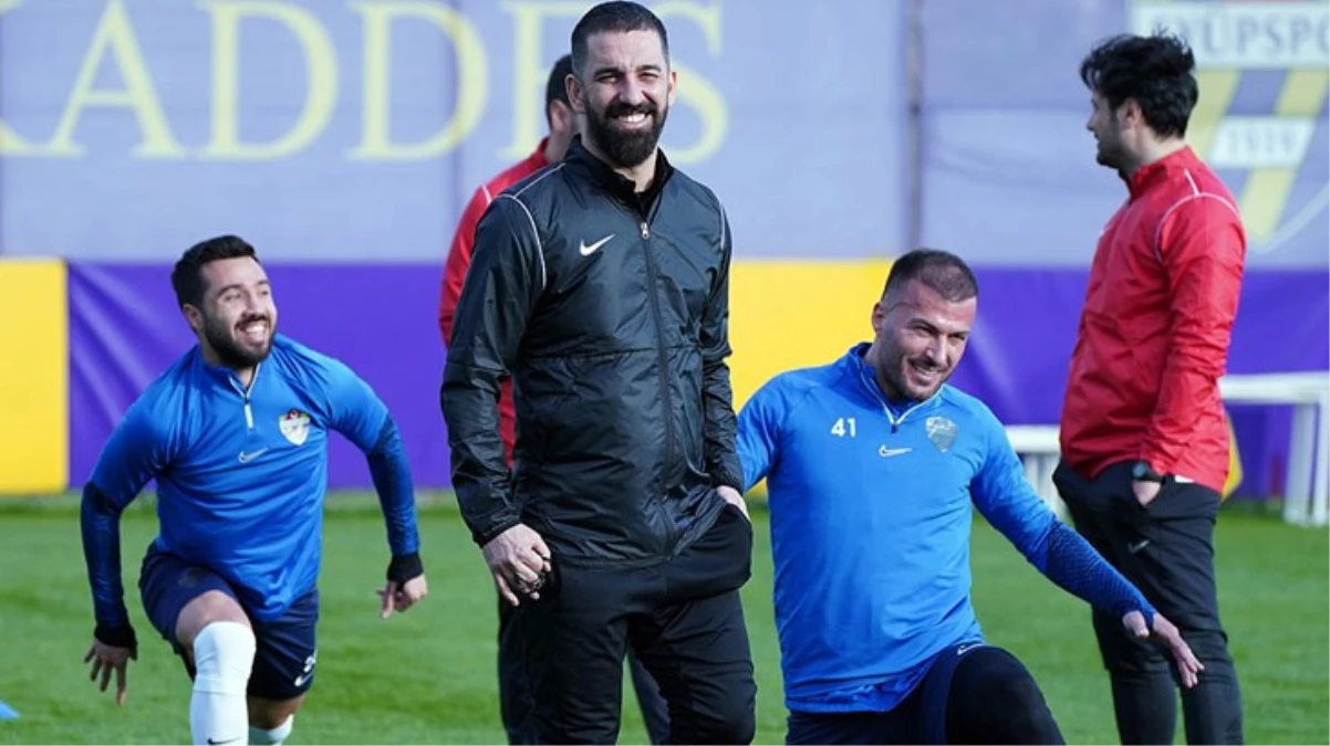 Saçı sakalı beyazlayan Arda Turanın son hali ağızları açık bıraktı Yıllar acımamış - Spor - Dudullu Haber