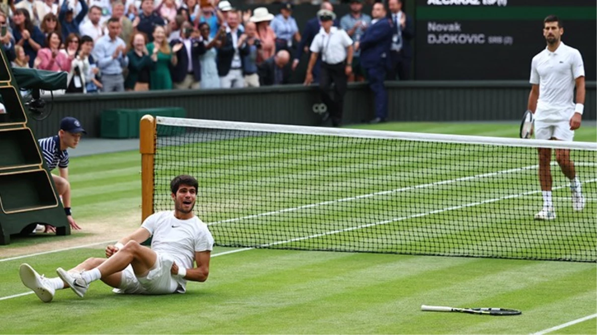 Son Dakika: Wimbledon finalinde Novak Djokovic’i 3-2 mağlup eden Carlos Alcaraz, şampiyon oldu