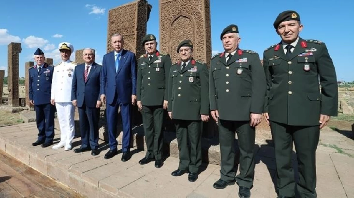 Cumhurbaşkanı Erdoğan Ahlatta Selçuklu mezarlığını ziyaret etti - Ekonomi - Dudullu Haber