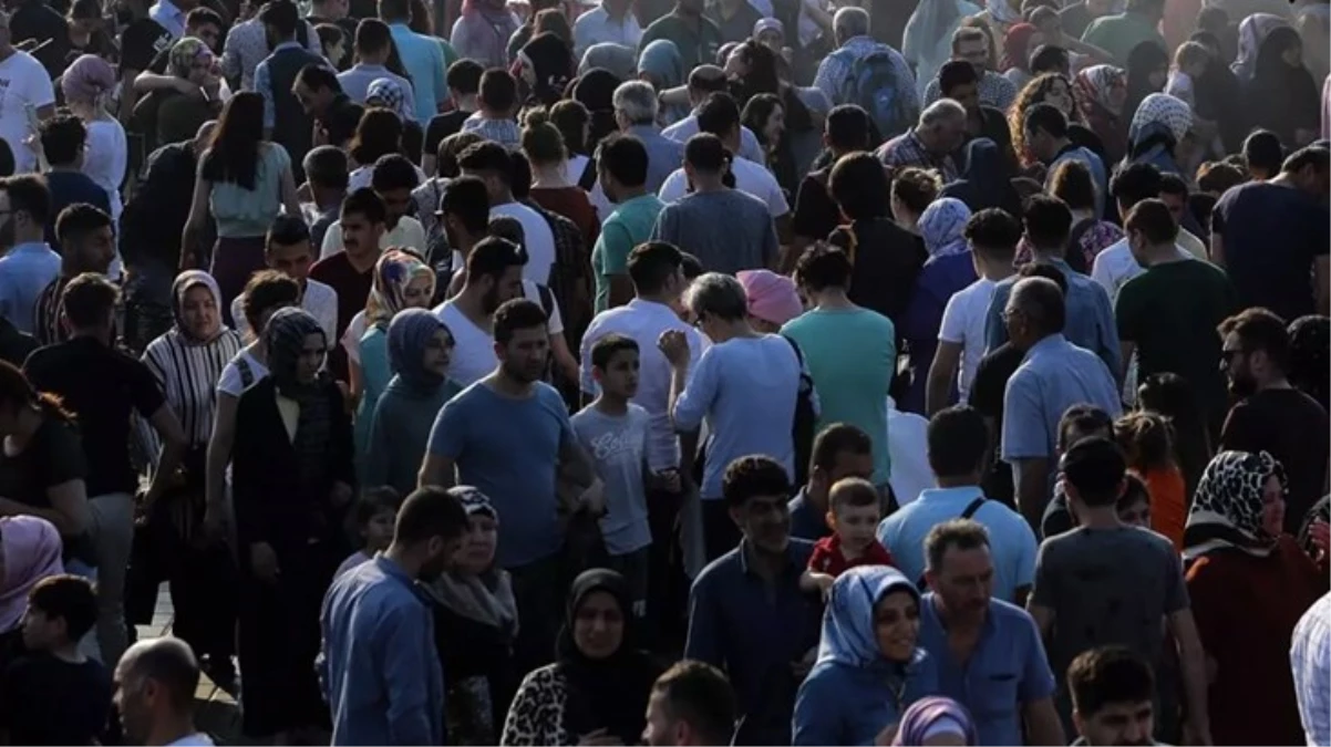 Kamuoyu anketinde çarpıcı sonuç Vatandaşların yüzde 70i ekonomi ve hayat pahalılığından dert yandı - Ekonomi - Dudullu Haber