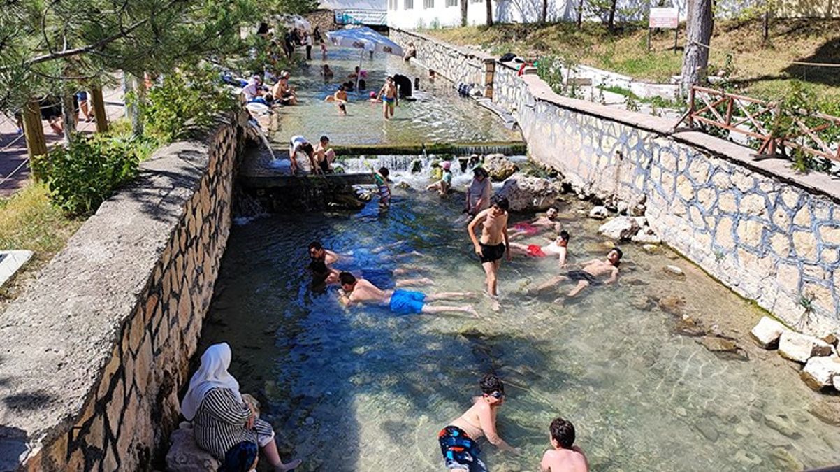 Sedef hastalığının dünyadaki tek doğal tedavi merkezi Şifa bulmak için Sivasa akın ediyorlar - Ekonomi - Dudullu Haber