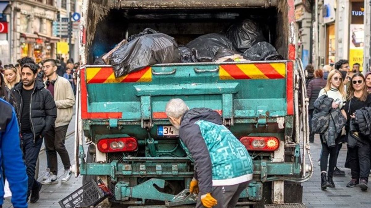 Toplu sözleşme pazarlığından anlaşma çıkmadı İstanbulda çöp transfer işçileri greve hazırlanıyor - Ekonomi - Dudullu Haber